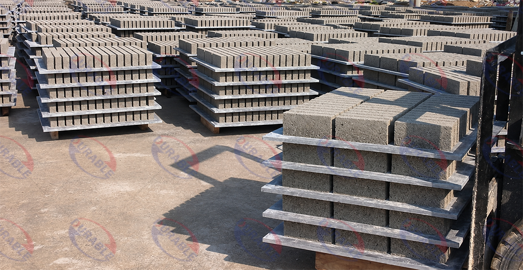 Concrete block machine pallet